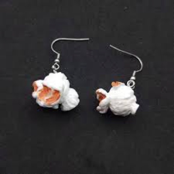 Popcorn 🍿 Cinema Inspired Earrings - Picture 6 of 7